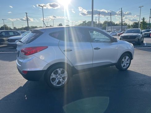 Used 2010 Hyundai Tucson GLS image 5