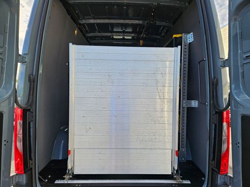 Used 2024 Mercedes-Benz Sprinter 2500 image 30