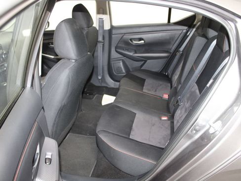 Used 2025 Nissan Sentra SR FWD image 17