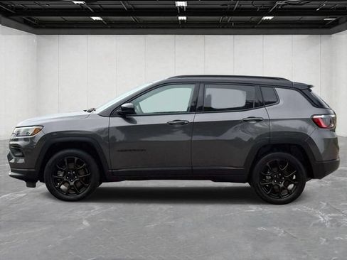 Certified 2023 Jeep Compass Latitude w/ Convenience Group AWD/4WD image 2