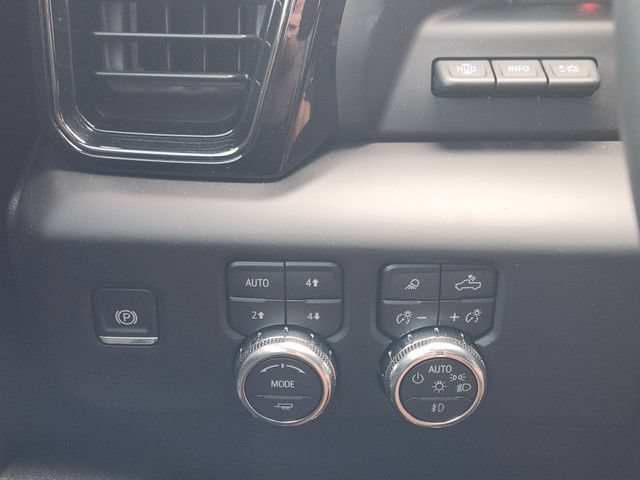 Used 2025 GMC Sierra 1500 AT4 w/ AT4 Premium Package AWD/4WD image 23