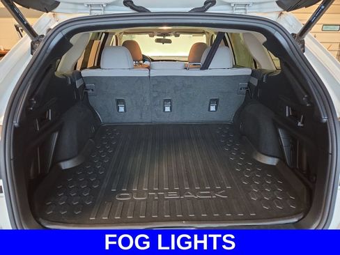 Used 2022 Subaru Outback Premium AWD/4WD image 17