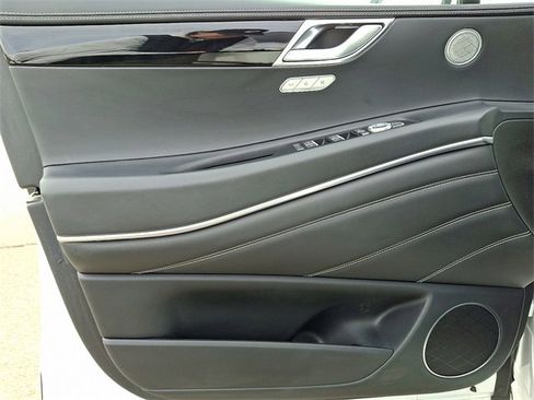 Used 2025 Genesis GV80 2.5T Standard image 12