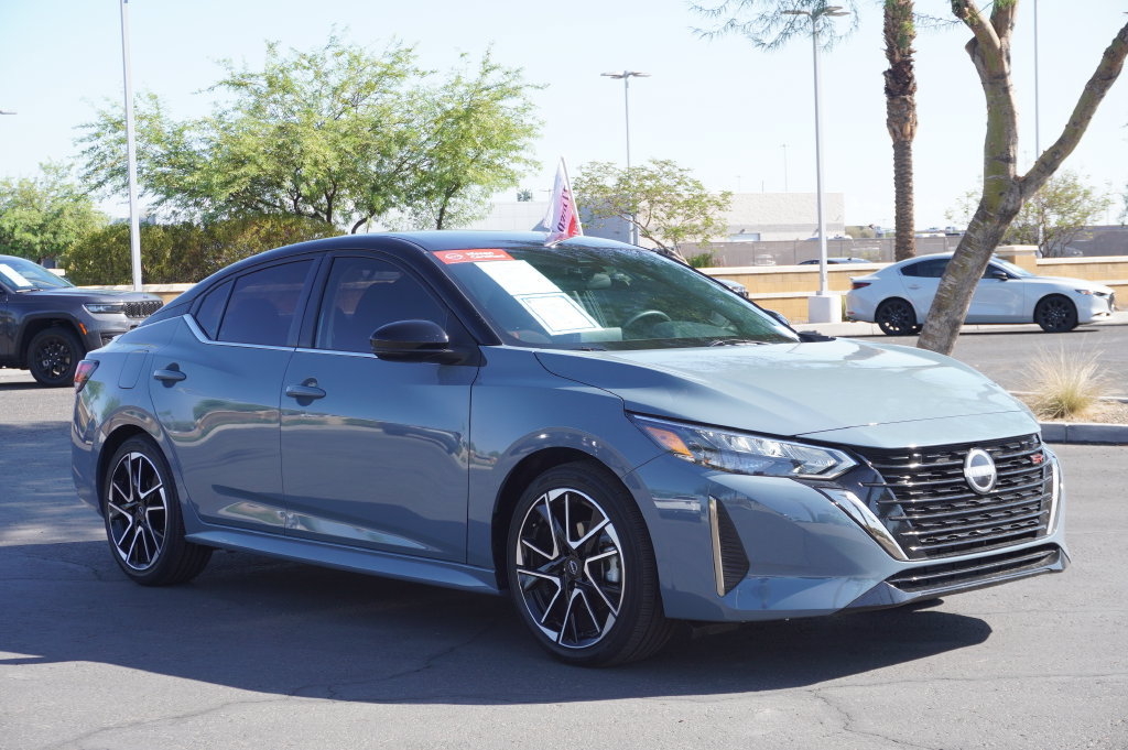 Certified 2025 Nissan Sentra SR FWD image 4