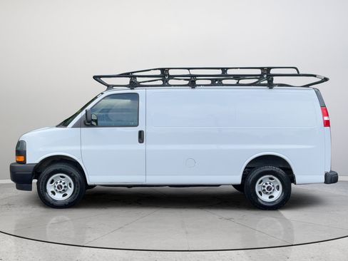 Used 2022 GMC Savana 2500 w/ Driver Convenience Package RWD image 10