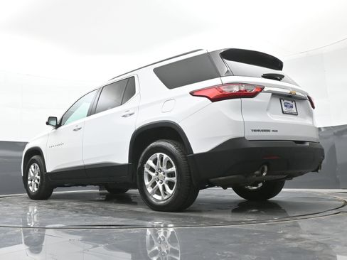 Used 2020 Chevrolet Traverse LT w/ Driver Confidence II Package image 38