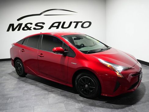 Used 2017 Toyota Prius Two w/ Carpet Mat Package image 7