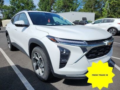 Used 2024 Chevrolet Trax LT w/ Sunroof Package