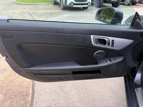 Used 2013 Mercedes-Benz SLK 350 image 12