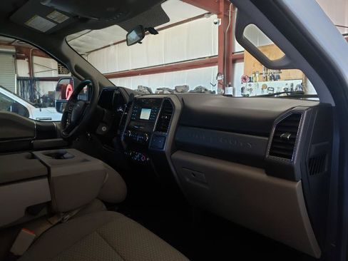 Used 2019 Ford F250 XLT AWD/4WD image 10