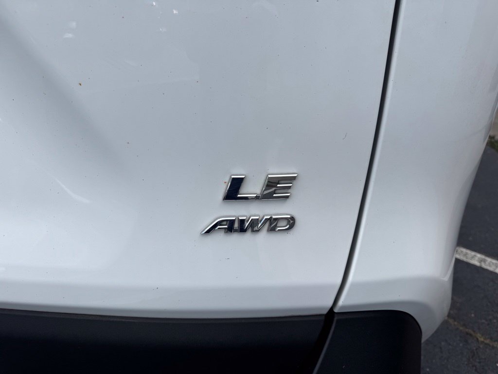 Used 2023 Toyota RAV4 LE AWD/4WD image 8