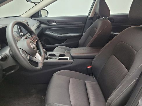 Used 2025 Nissan Altima 2.5 SV image 17