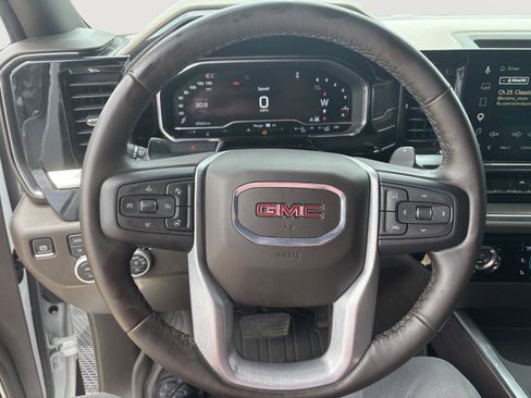 Used 2024 GMC Sierra 1500 SLT AWD/4WD image 9