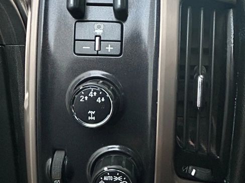 Used 2015 GMC Sierra 2500 Denali w/ Duramax Plus Package image 12