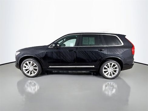Certified 2025 Volvo XC90 B5 Core w/ Protection Package Premier image 4