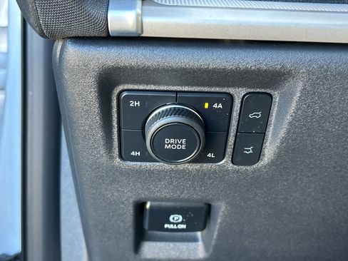 Used 2025 Ford Expedition Active image 21