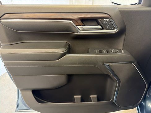 Used 2024 GMC Sierra 1500 SLT image 17