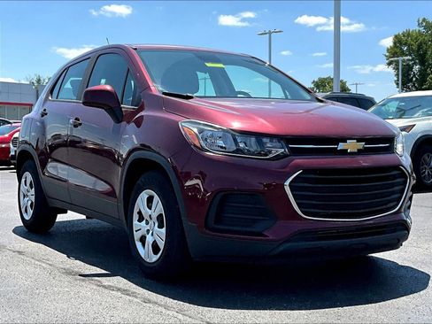Used 2017 Chevrolet Trax LS FWD image 3