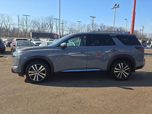 Certified 2024 Nissan Pathfinder Platinum w/ Cargo Package image 4