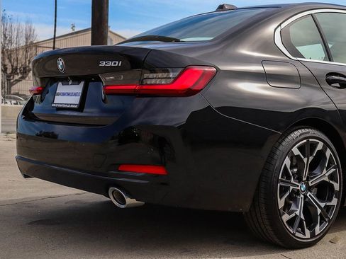 Certified 2025 BMW 330i 330i w/ Convenience Package image 11