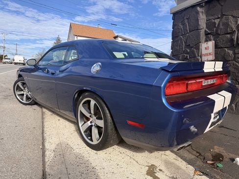 Used 2011 Dodge Challenger SRT8 image 8