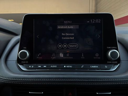 Used 2025 Nissan Rogue SV FWD image 31