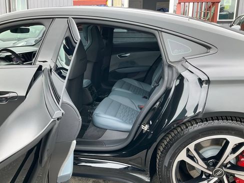 Used 2022 Audi e-tron GT Premium Plus AWD/4WD image 7