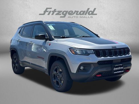 Used 2024 Jeep Compass Trailhawk AWD/4WD image 1