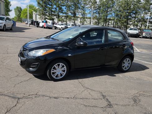 Used 2012 MAZDA MAZDA2 Sport FWD image 4