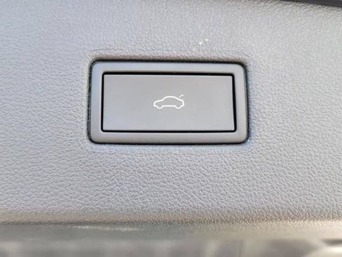 Used 2024 Volkswagen Tiguan Wolfsburg Edition AWD/4WD image 33