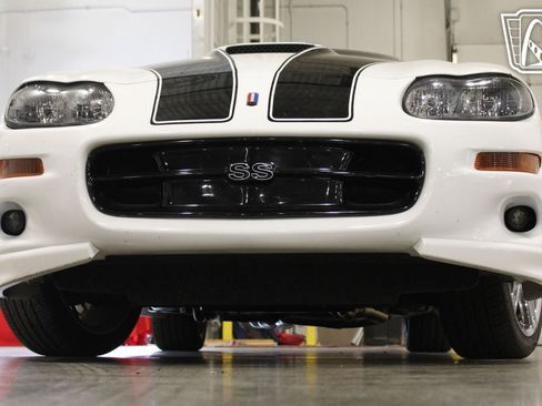 Used 2001 Chevrolet Camaro Z28 w/ SS Performance/Appearance Pkg RWD image 28