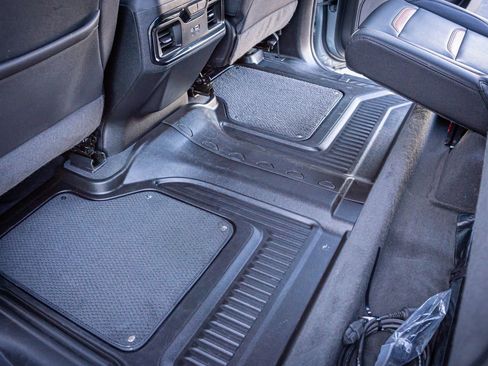 Used 2024 GMC Sierra 1500 AT4 w/ Technology Package image 31