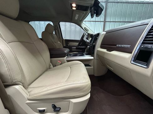 Used 2015 RAM 1500 Laramie w/ Convenience Group image 12