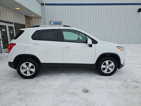 Certified 2022 Chevrolet Trax LT w/ LT Convenience Package image 6