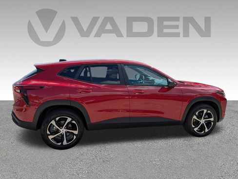 New 2026 Chevrolet Trax RS w/ Sunroof Package FWD image 23