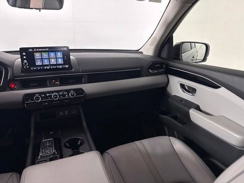 Used 2025 Honda Pilot EX-L image 31