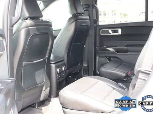Used 2020 Ford Explorer XLT w/ Comfort Package image 14