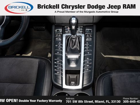 Used 2018 Porsche Macan AWD/4WD image 25