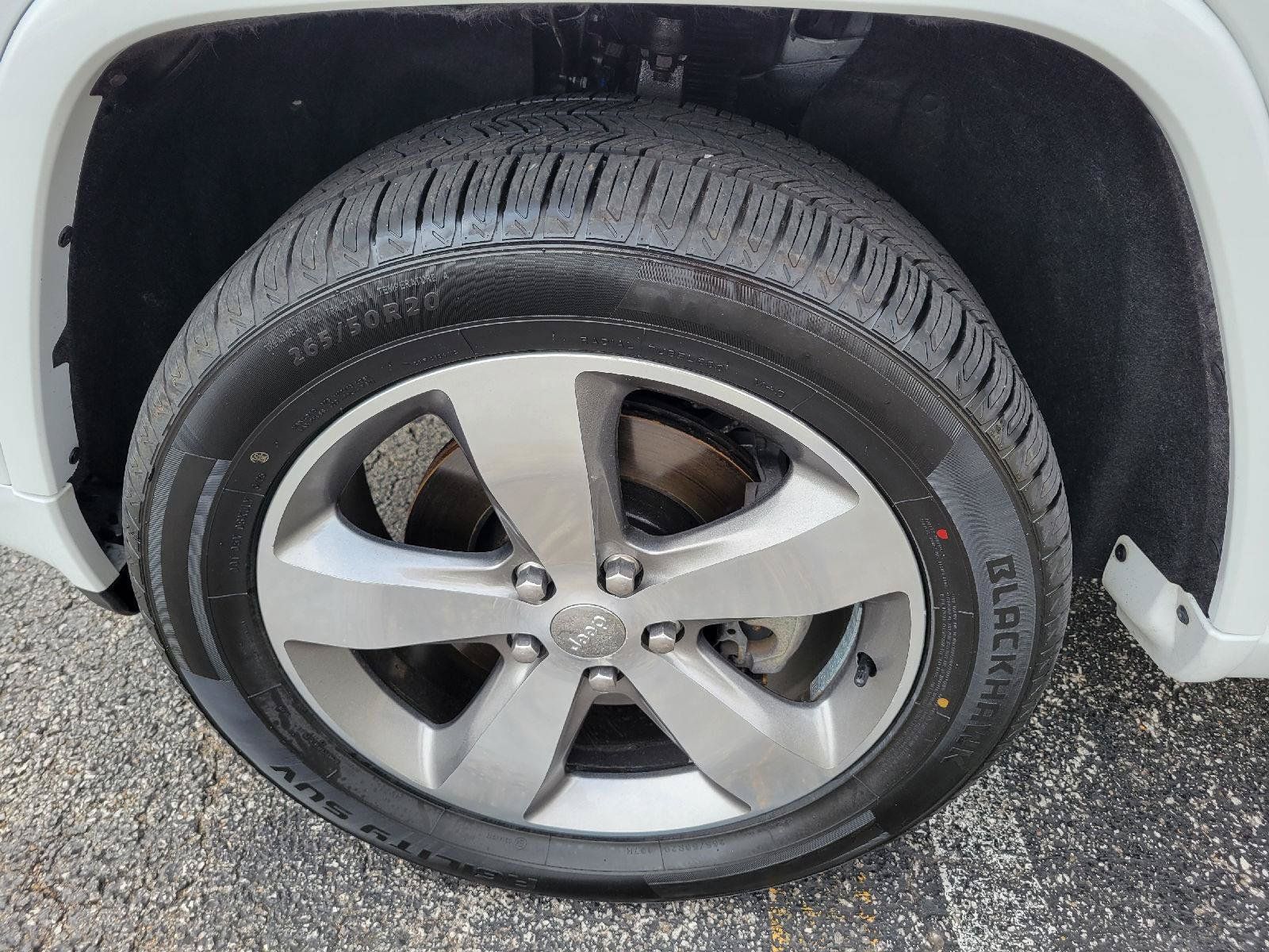 Used 2014 Jeep Grand Cherokee Overland AWD/4WD image 15