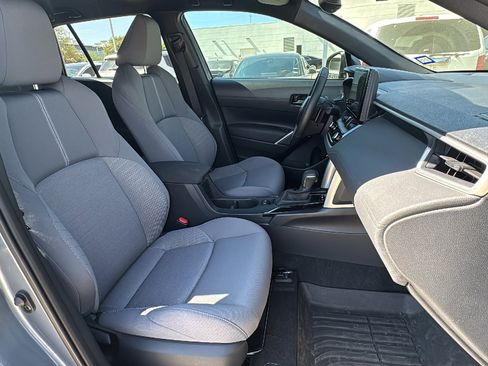 Used 2024 Toyota Corolla Cross AWD Hybrid image 30