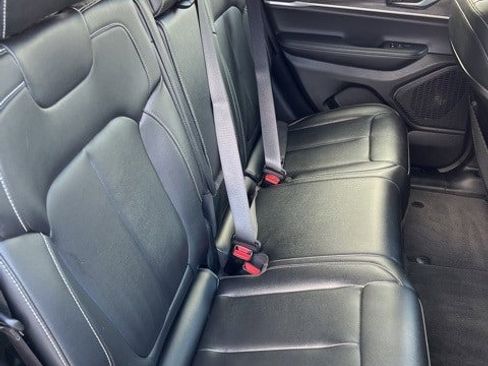 Certified 2025 Jeep Grand Cherokee Limited w/ Black Appearance Package image 14