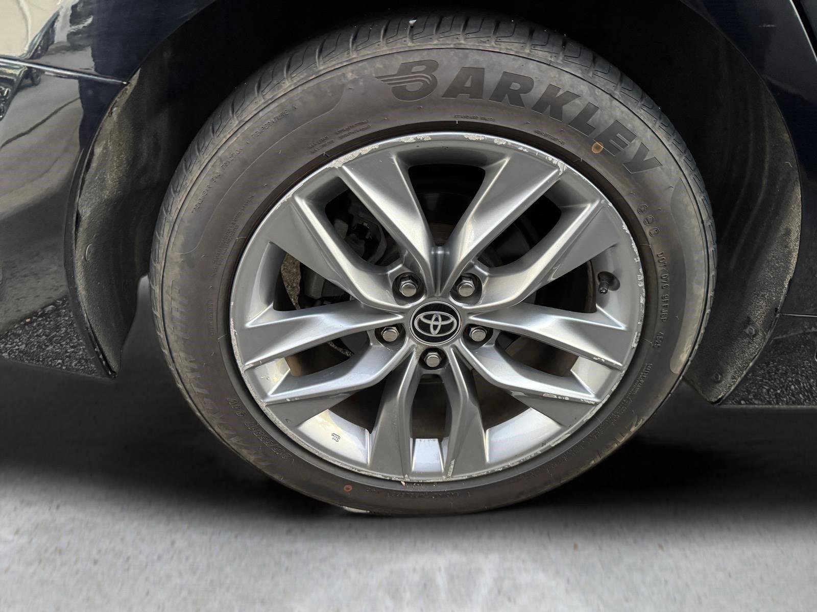 Used 2022 Toyota Avalon XLE FWD image 12
