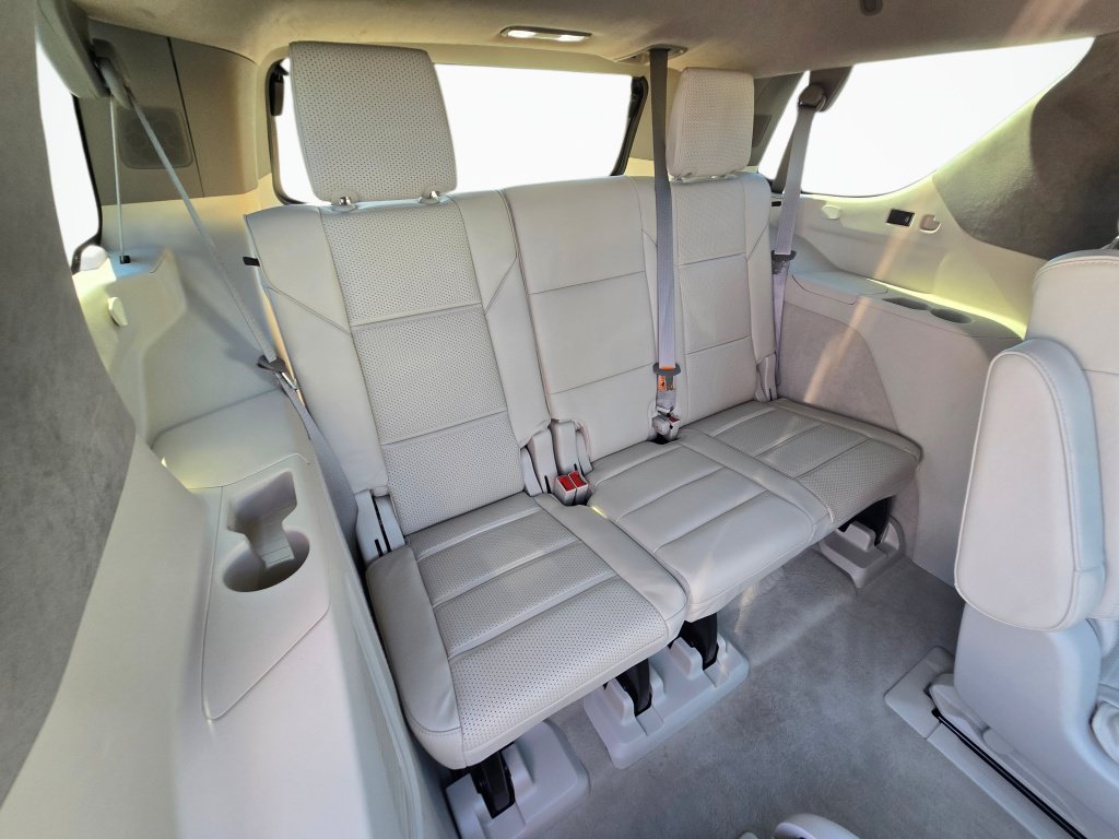 Certified 2024 Cadillac Escalade Premium Luxury Platinum AWD/4WD image 27