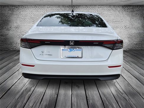 Certified 2025 Honda Accord SE image 4