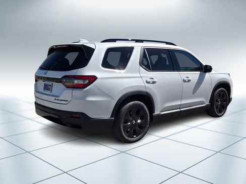 New 2026 Honda Pilot Black Edition image 4