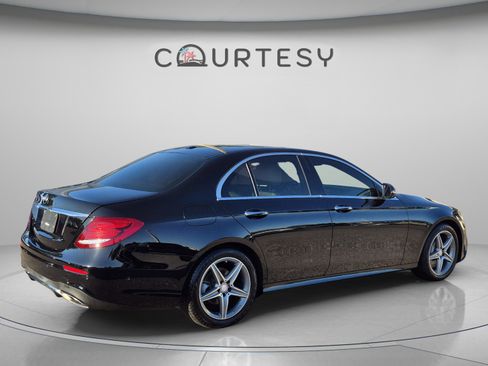 Used 2017 Mercedes-Benz E 300 image 7