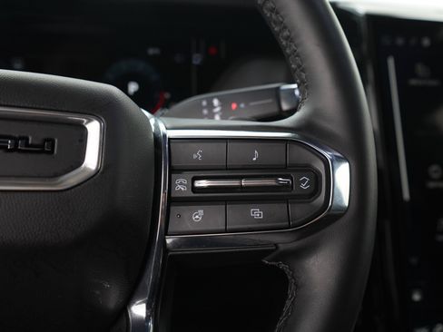 Used 2025 GMC Yukon XL Denali AWD/4WD image 31