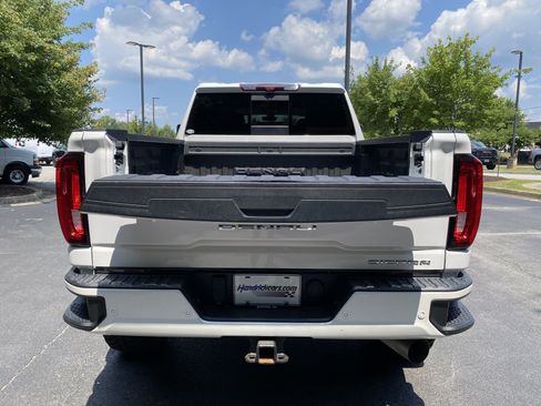 Used 2022 GMC Sierra 2500 Denali w/ Denali Ultimate Package AWD/4WD image 11