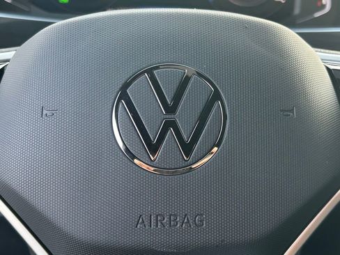 Used 2024 Volkswagen Tiguan SEL R-Line image 27