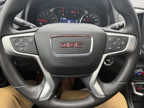Used 2024 GMC Terrain SLE w/ Driver Convenience Package image 22